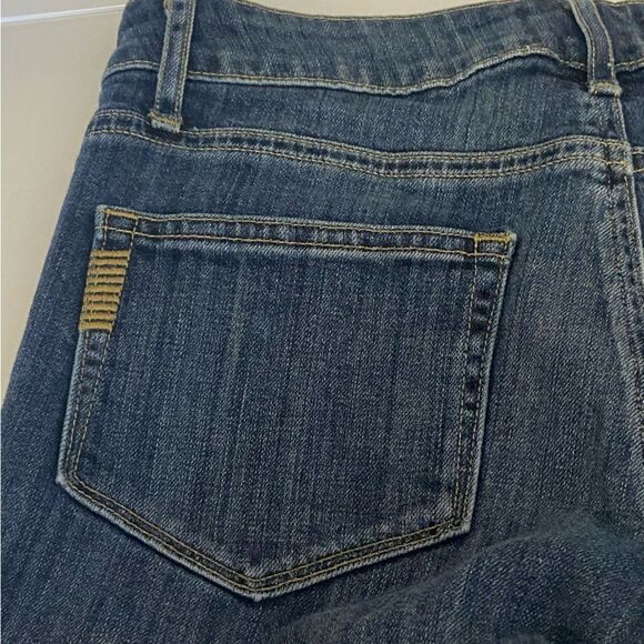 PAIGE - Lightly Distressed Cuffed Hem Denim Jean Shorts - Women’s size 25 - Picture 10 of 12